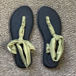 Sanuk sandles, US size 9